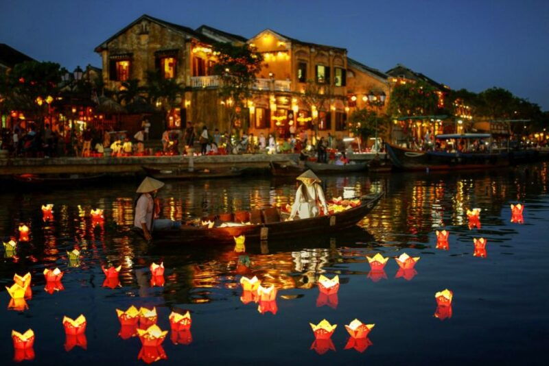 hoi-an-evening-food-culture-tour-by-vespa