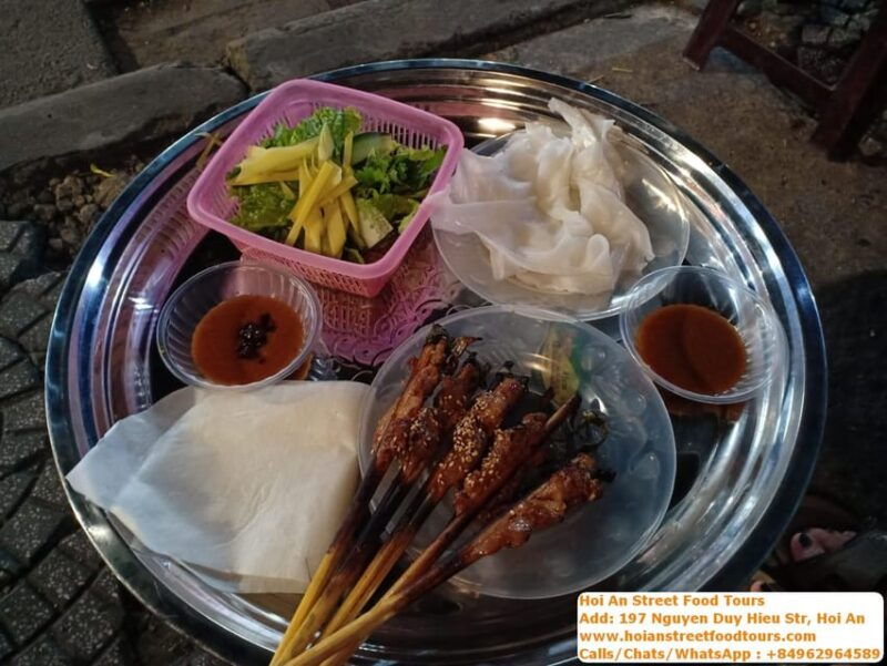 hoi-an-food-tour-with-8-different-street-food-tasting