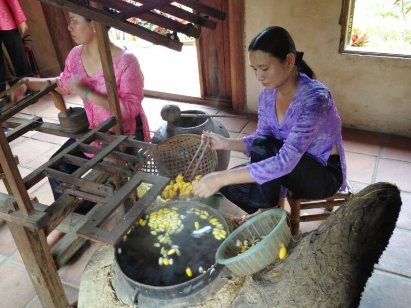 hoi-an-half-day-silk-weaving-discovery-tour