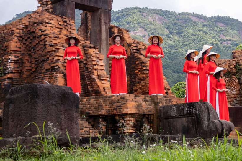hoi-an-private-car-to-hue-with-fabulous-stops-along-the-way