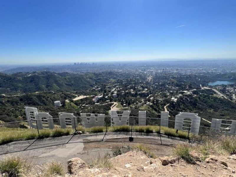 hollywood-sign-hiking-to-the-sign-with-a-french-tour-guide