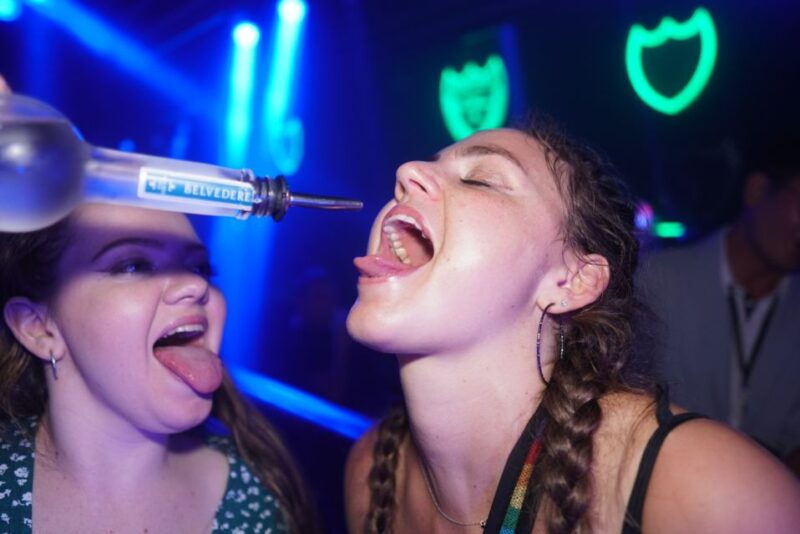 hong-kong-3-hour-lan-kwai-fong-pub-crawl