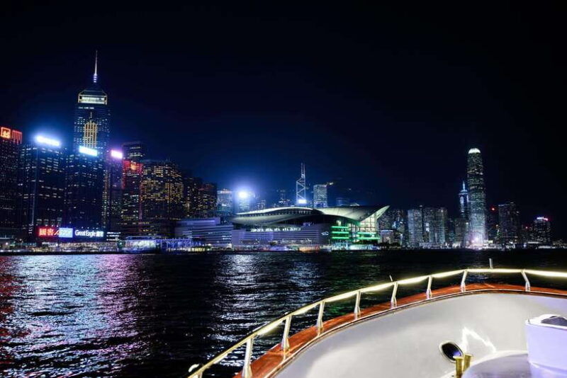 hong-kong-victoria-harbour-evening-cruise-with-free-drinks