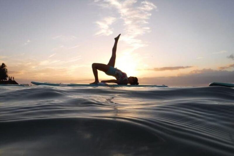 honolulu-sunset-sup-yoga-class