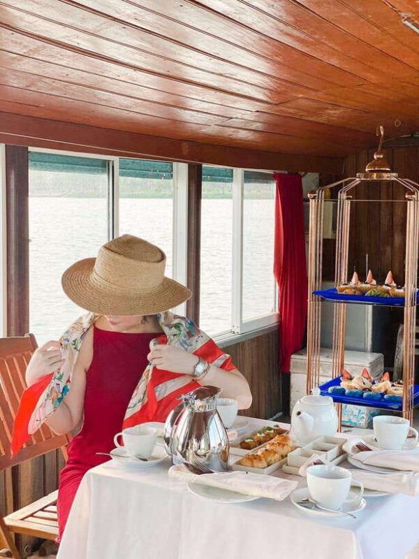 hue-romantic-sunset-cruise-on-perfume-river-with-tea-break