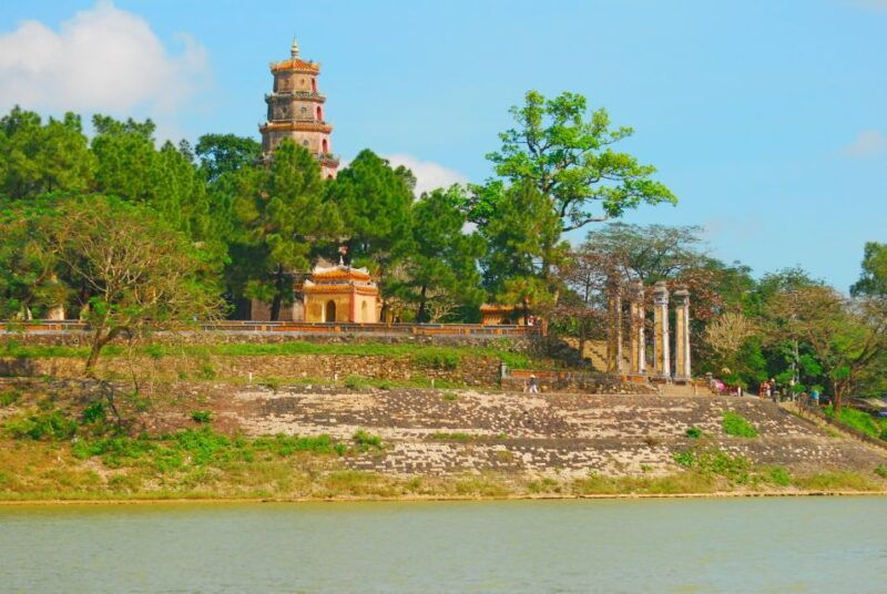 hue-sunset-cruise-along-perfume-river