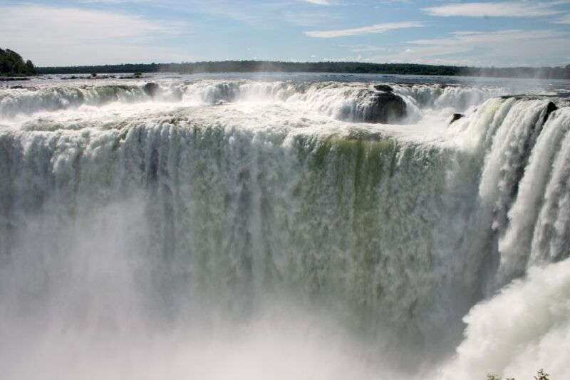 iguazu-falls-argentinean-side-from-puerto-iguazu