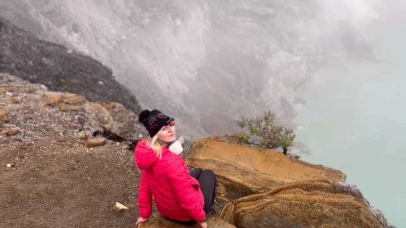ijen-crater-midnight-adventure