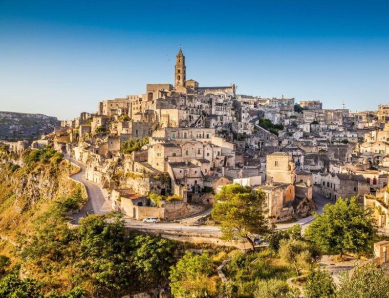 insightful-matera-walking-tour-for-couples