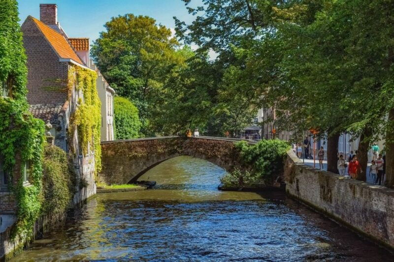 inspiring-bruges-family-walking-tour