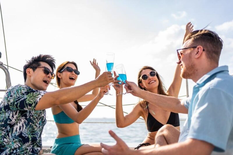 isla-mujeres-catamaran-snorkeling-open-bar-and-buffet