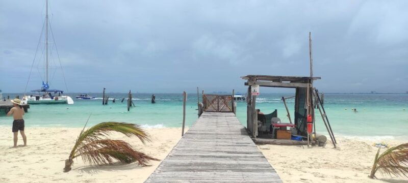 isla-mujeres-catamaran-with-open-bar-snorkeling-and-lunch