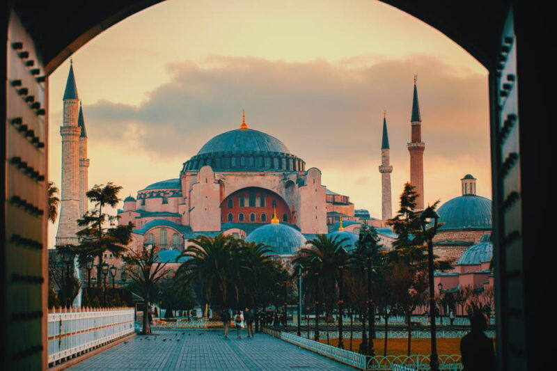 istanbul-hagia-sophia-blue-mosque-basilica-cistern-tour