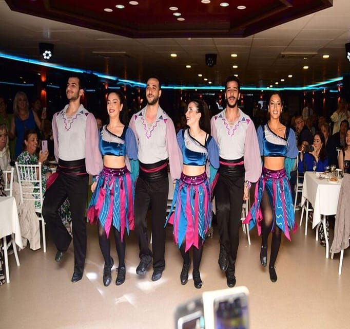 istanbul-new-years-eve-bosphorus-dinner-cruise-party-2026