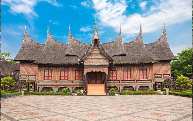 jakarta-beautiful-miniature-glorious-park-of-indonesia