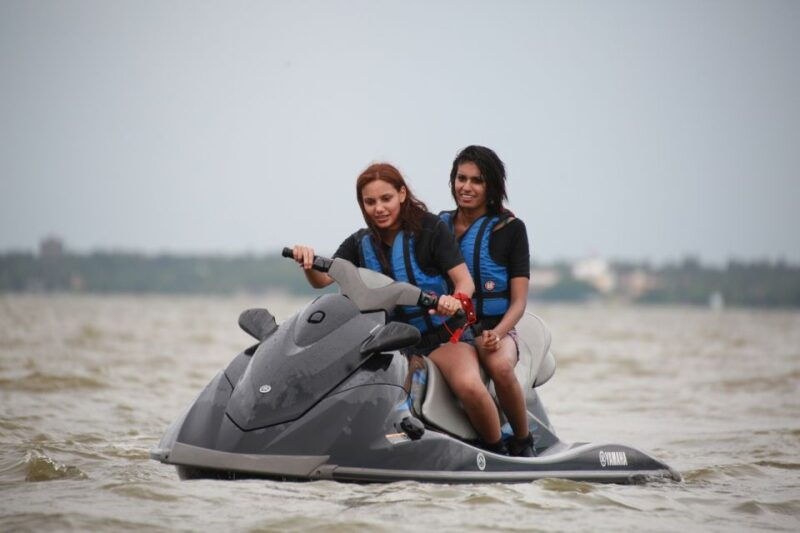 jet-skiing-in-trincomalee