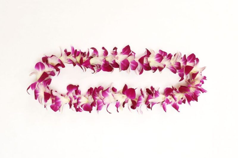 kahului-airport-maui-flower-lei-greeting-upon-arrival