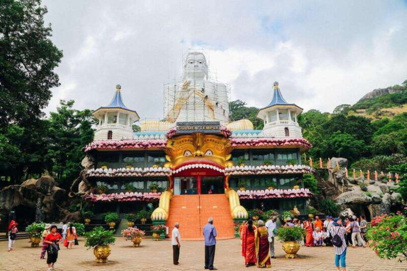 kandy-all-inclusive-sigiriya-rock-dambulla-cave-temple