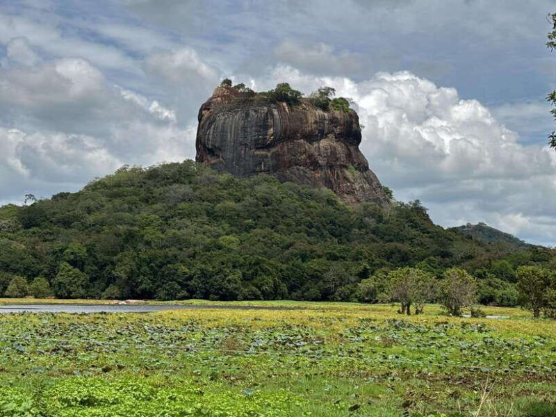 kandy-polonnaruwa-and-sigiriya-private-day-tour