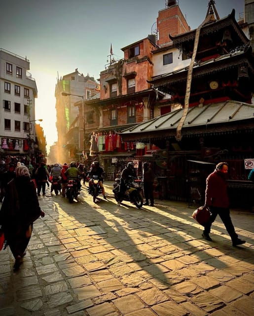 kathmandu-old-city-tour-asan-bazaar-evening-walking-tour