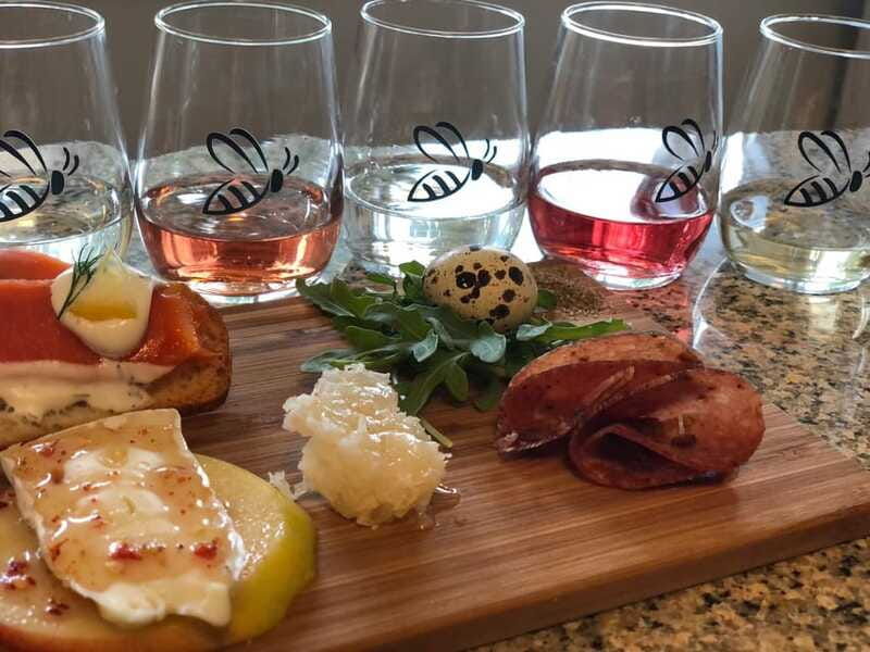 kelowna-love-local-foodie-tour-on-winery-farm-with-lunch