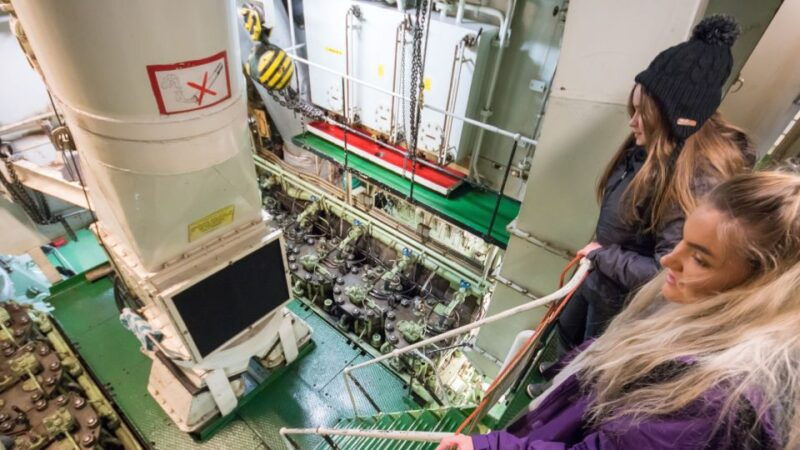 kemi-icebreaker-sampo-cruise-with-buffet-and-ice-floating