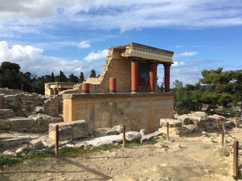 knossos-palace-skip-the-line-guided-tour-with-max-8-people