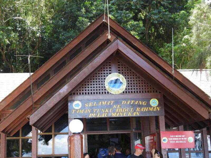 kota-kinabalu-island-hopping-with-snorkeling-meal