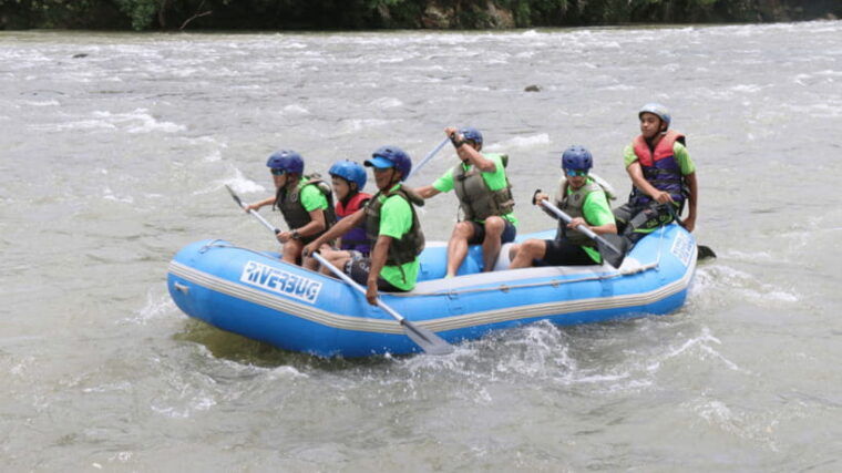 kota-kinabalu-white-water-rafting-grade-1-2-at-kiulu-river