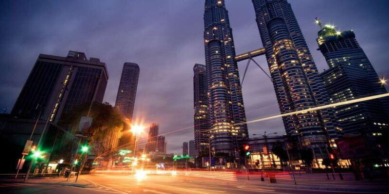 kuala-lumpur-buffet-dinner-at-atmosphere-360-and-night-tour