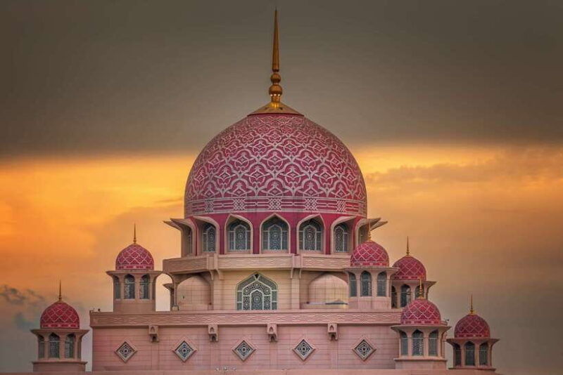 kuala-lumpur-putrajaya-tour-with-traditional-boat-cruise