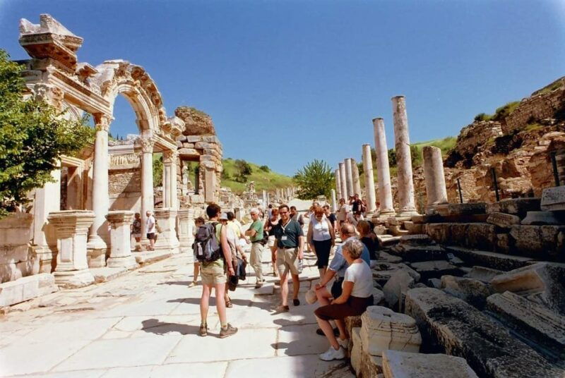 kusadasi-ephesus-house-of-virgin-mary-and-temple-tour