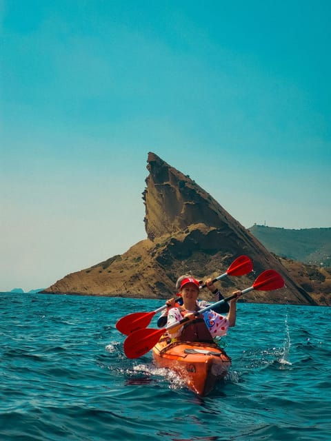 la-ciotat-calanques-national-park-guided-kayak-tour