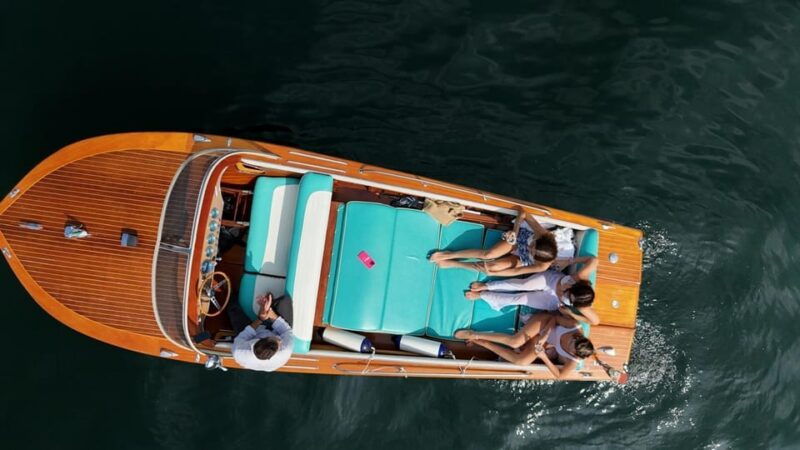 lake-como-private-tour-on-a-vintage-boat