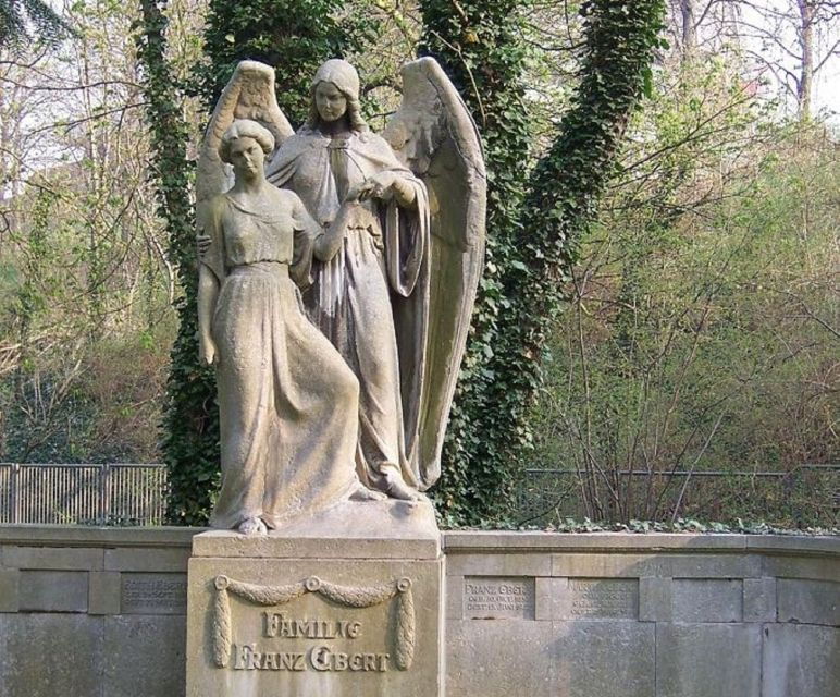 leipzig-guided-tour-of-the-southern-cemetery