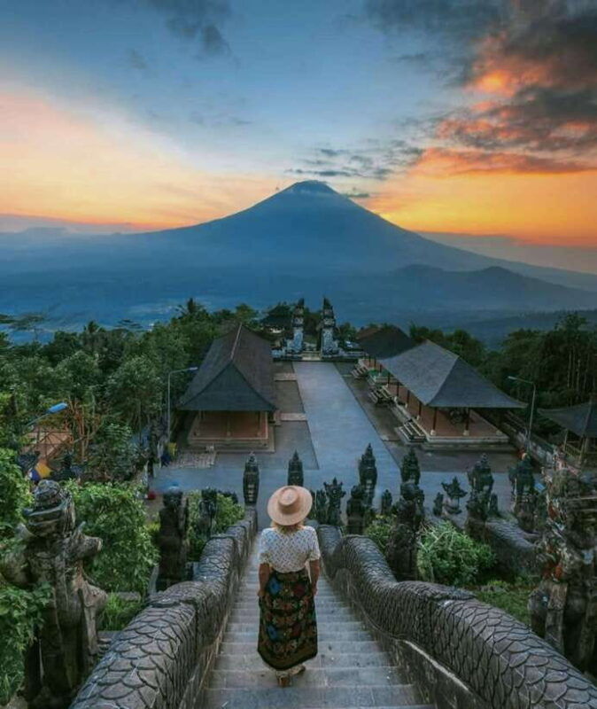 lempuyang-gate-of-heaven-with-bali-karma-journey