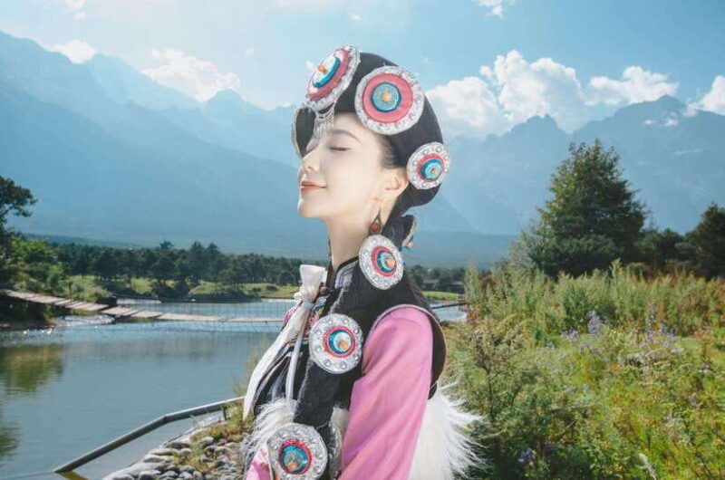 lijiang-ethnic-costume-photoshoot-with-hotel-transfers