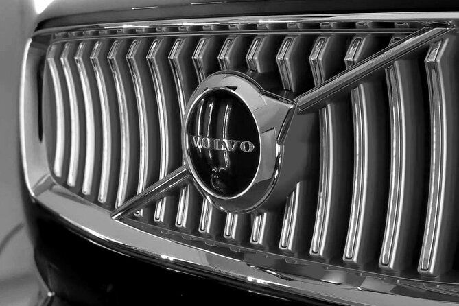 Limoroo, Airport Transfers and Luxe Door to Door Service. - Who Should Consider This Service?