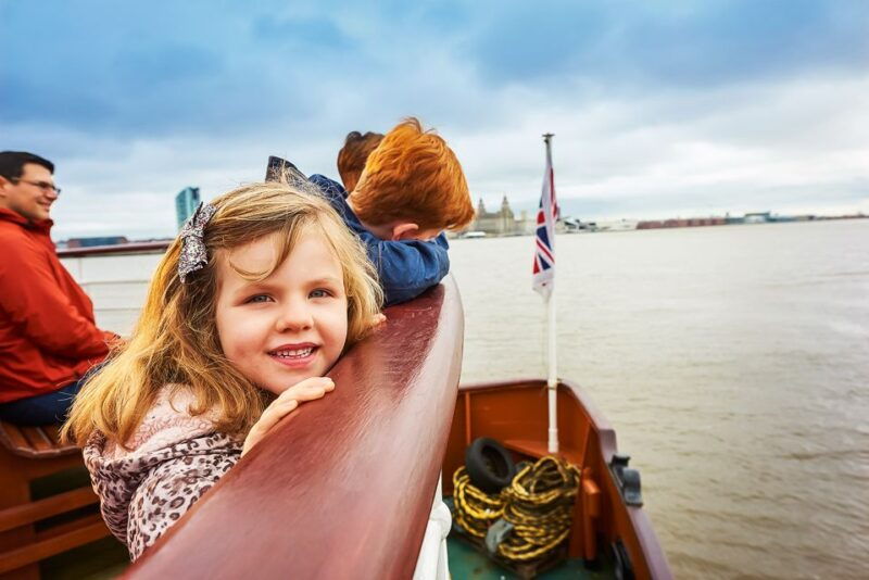 liverpool-sightseeing-river-cruise-on-the-mersey-river