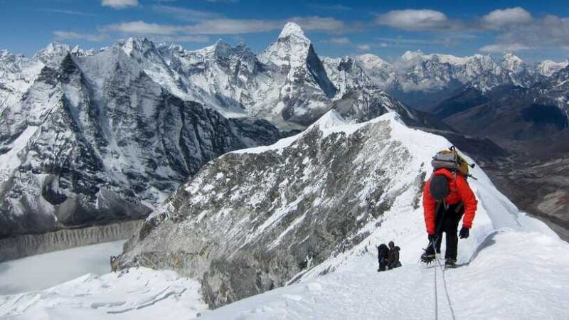 lobuche-peak-climbing-with-ebc-trek-18-days