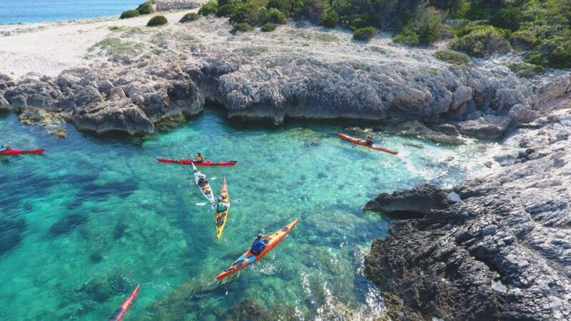lumbarda-half-day-kayaking-and-history-with-wine-delight