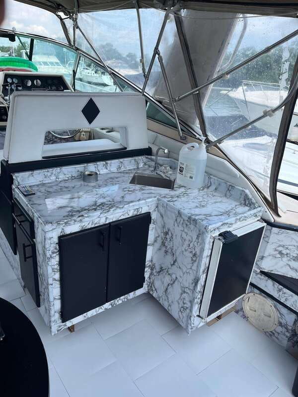 luxurious-40ft-yacht-charter