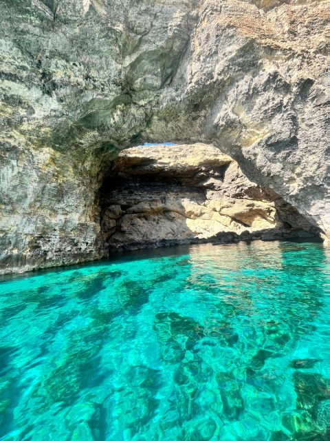 malta-comino-gozo-blue-crystal-lagoon-and-caves-cruise