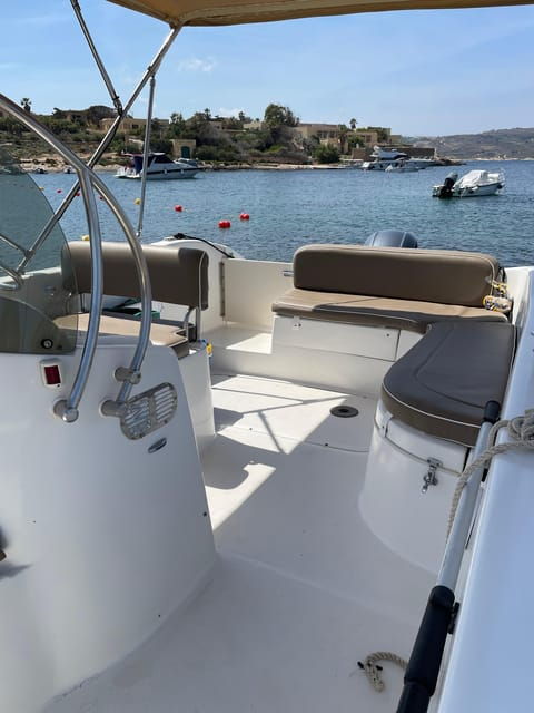 malta-gozocominocrystal-bluelagooncaves-private-boat-trip