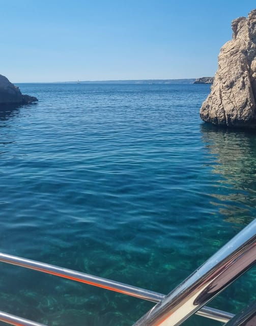 marseille-boat-tour-to-the-calanques-of-the-blue-coast