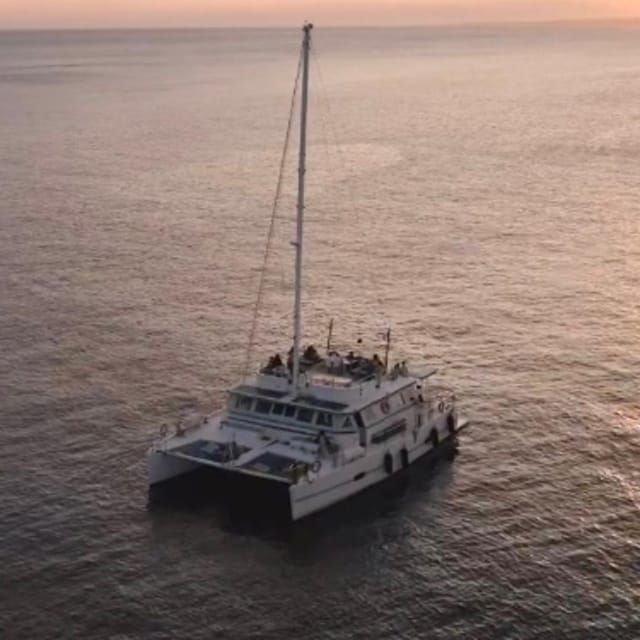 marseille-sunset-catamaran-cruise-dinner-drinks