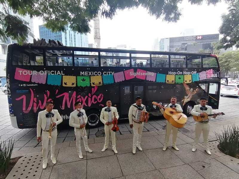 mexico-city-mariachi-night-tour-in-a-panoramic-bus