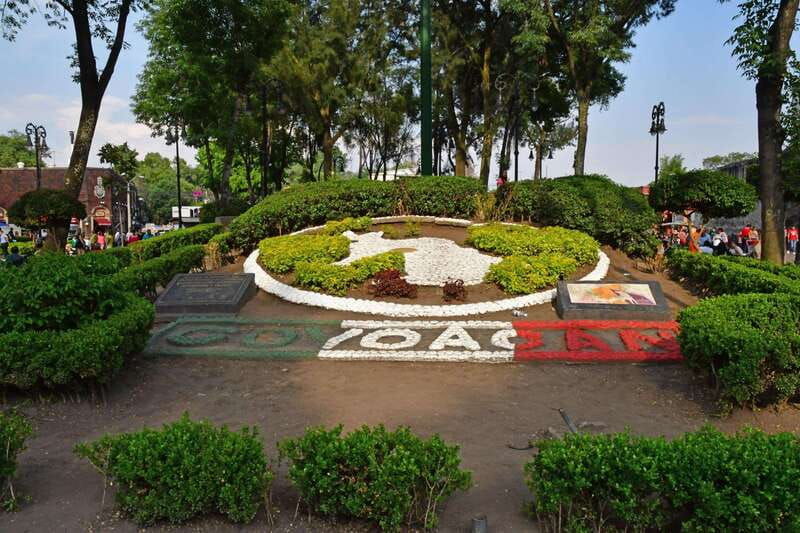 mexico-city-xochimilco-coyoacan-university-murals-tour