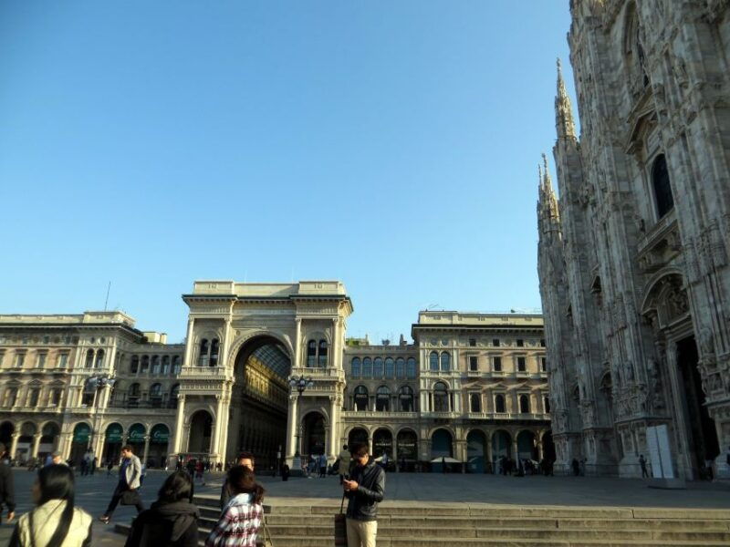 milan-city-highlights-walking-tour
