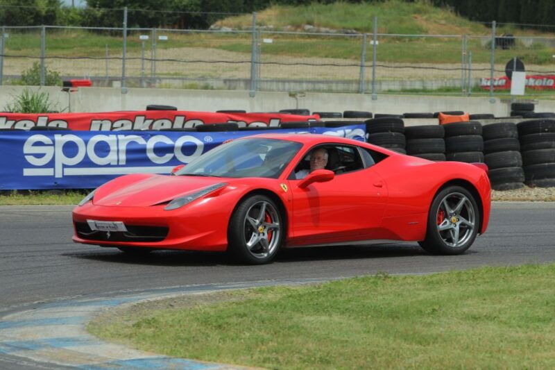 milan-test-drive-a-ferrari-458-on-a-race-track-with-video
